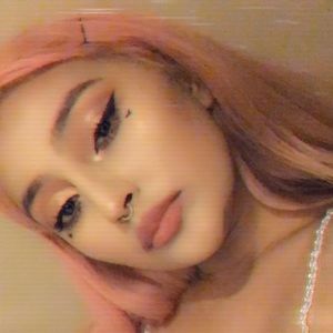 Meet your Posher, Daniela